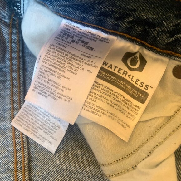 LEVI'S WEDGIE STRAIGHT BUTTON-FLY JEANS - SIZE 30 - Picture 13 of 13